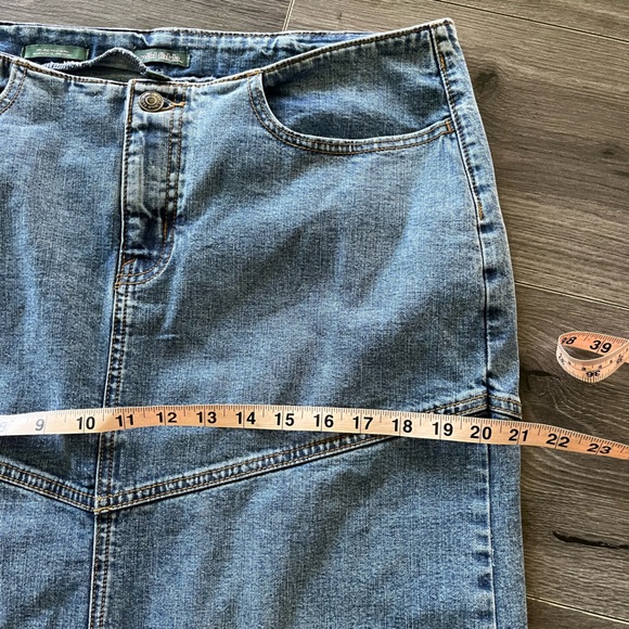 Women’s Denim Maxi Shirt.  Size.  12 r.  Color medium wash - Picture 7 of 9